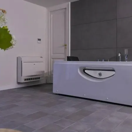 Apartment Domus Iole Nel Centro Storico