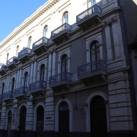 Domus Iole Nel Centro Storico * Catania